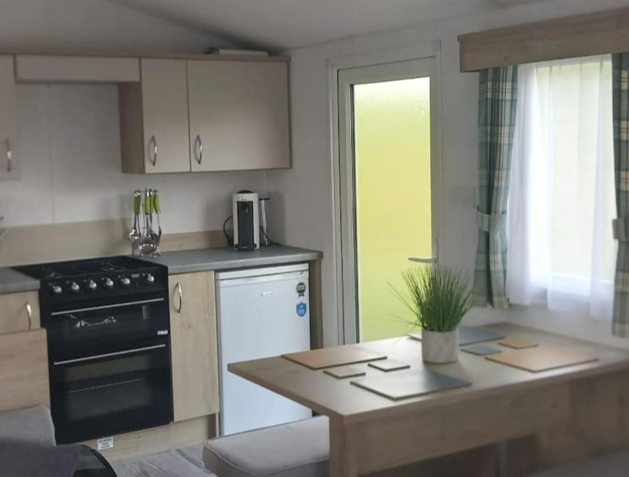 Sea Breeze, Modern, Cosy Holiday Home Haverigg Buitenkant foto
