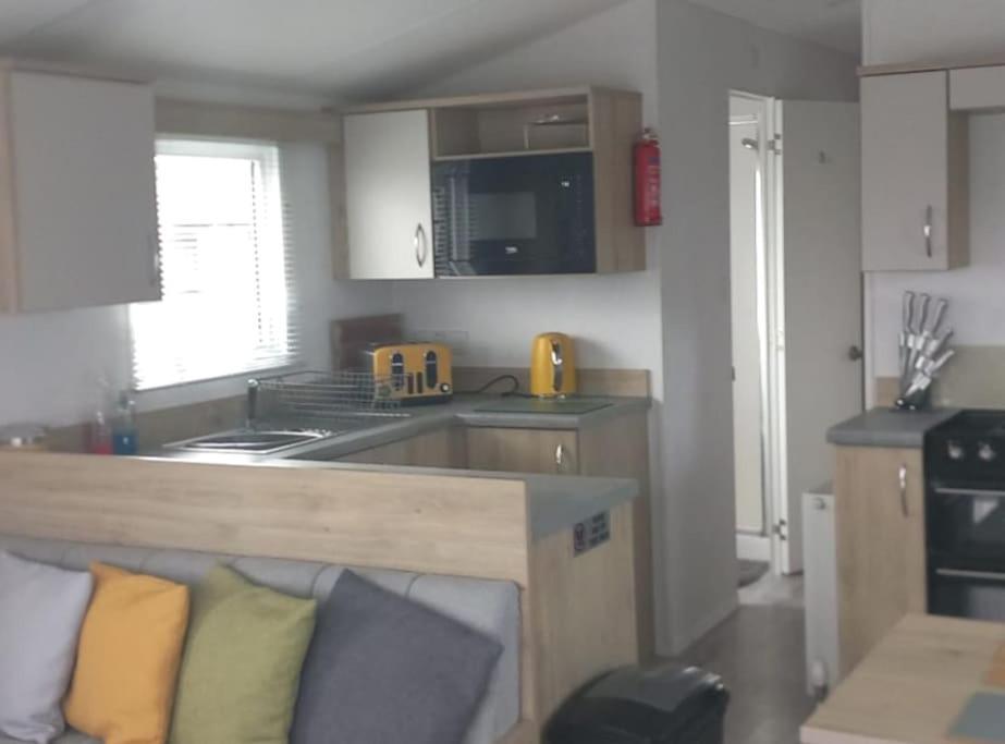 Sea Breeze, Modern, Cosy Holiday Home Haverigg Buitenkant foto
