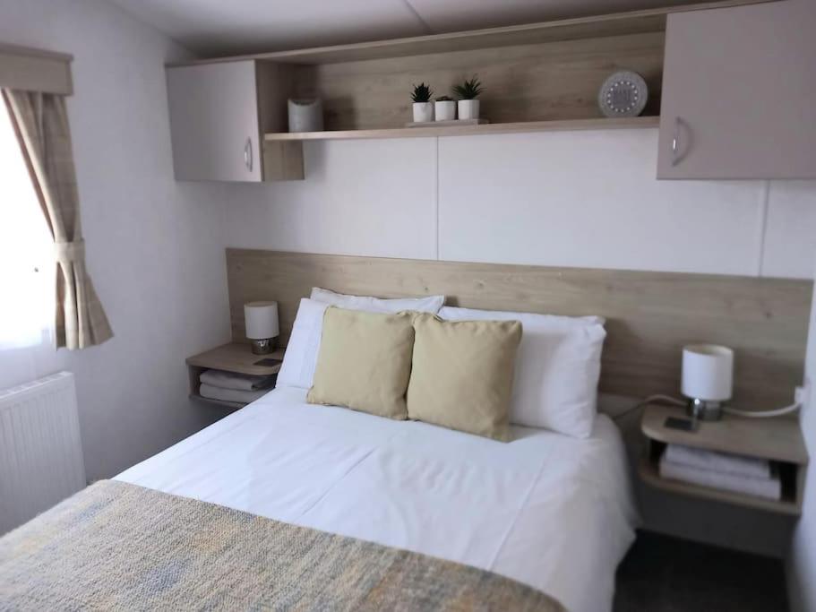 Sea Breeze, Modern, Cosy Holiday Home Haverigg Buitenkant foto