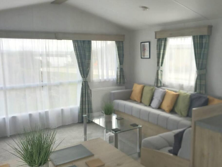 Sea Breeze, Modern, Cosy Holiday Home Haverigg Buitenkant foto